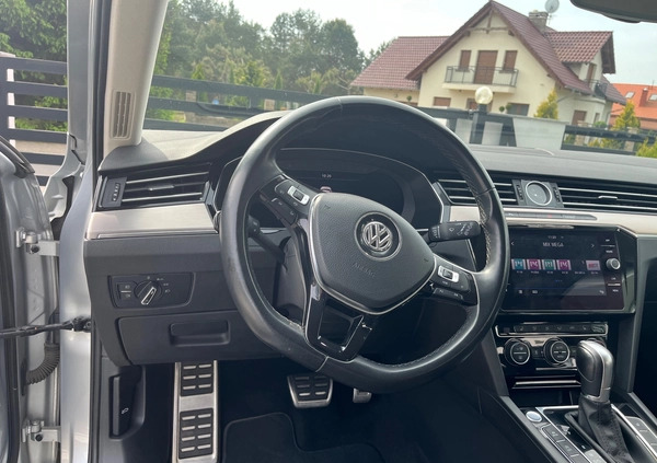 Volkswagen Passat cena 92000 przebieg: 164891, rok produkcji 2019 z Chęciny małe 781